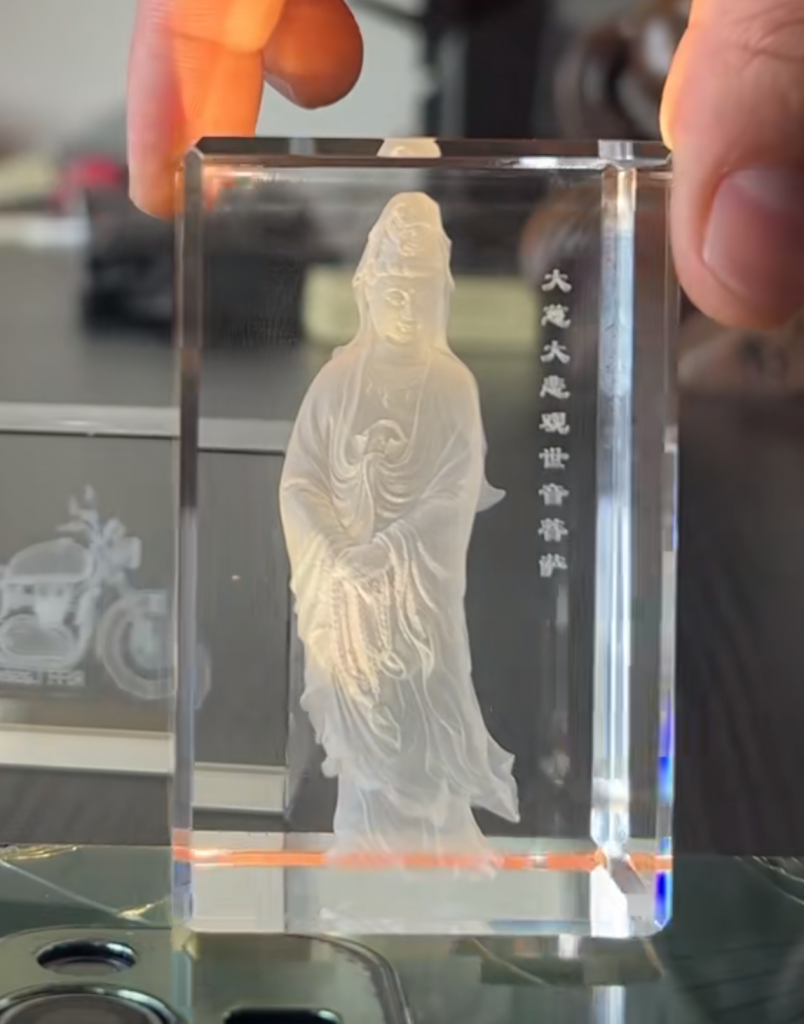 激光打标机玻璃内雕:在透明世界中镌刻永恒 - 激光打标机|激光雕刻|苏州激光打标机厂家 苏州光谷光电科技有限公司官网